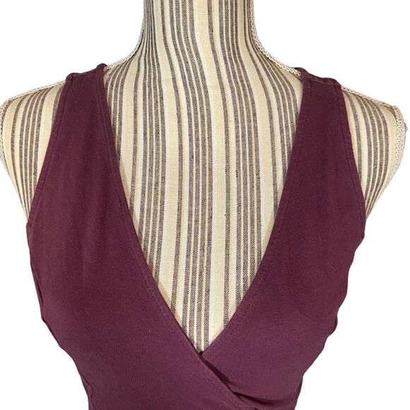 Charlotte Russe Cut Out Sleeveless Crop Top Maroon Women Sz S - Picture 6 of 8